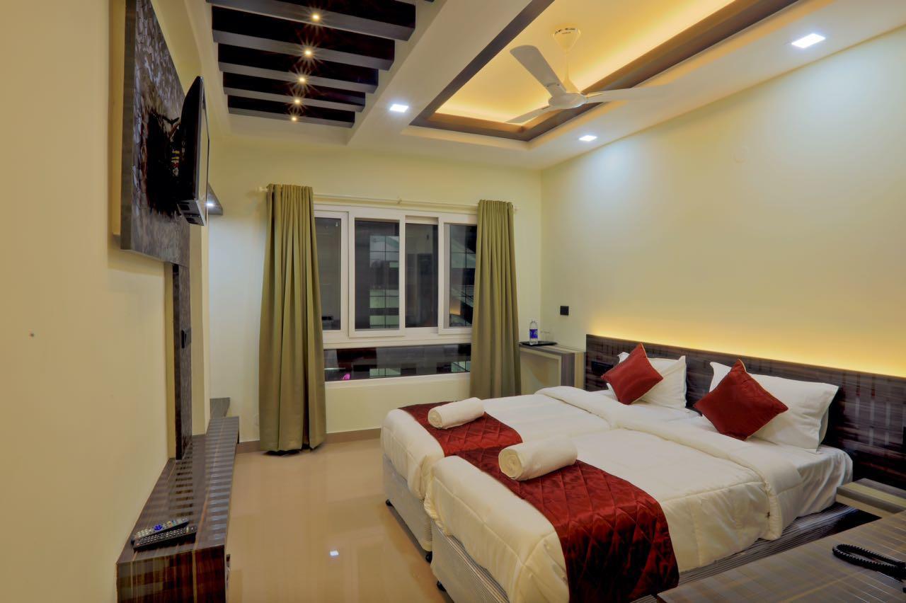 Kenz Residency Hotel Kochi Exterior foto