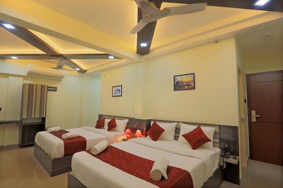 Kenz Residency Hotel Kochi Exterior foto